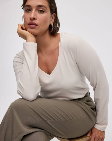 T-shirt côtelé à manches longues et col V - R Essentials