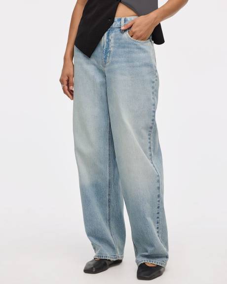 Wide-Leg Mid-Rise Baggy Jean - Petite
