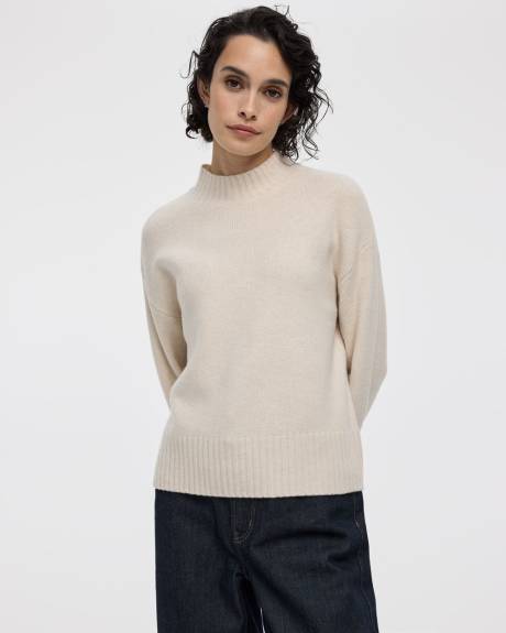 Long-Sleeve Mock-Neck Loose Pullover