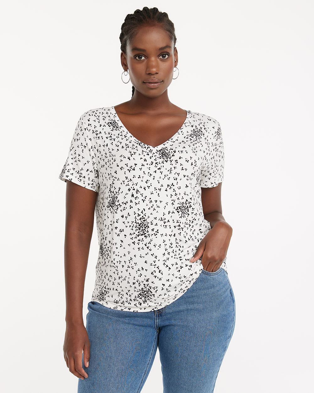 V-Neck Tee with Rounded Hem, R Essentials