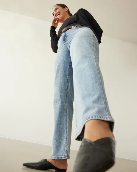 Straight-Leg High-Rise Jean - Curvy Fit