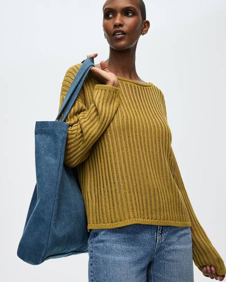 Pull en mailles ajourées à col bateau et manches longues