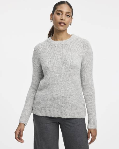 Pull en tricot duveteux à manches longues et col rond