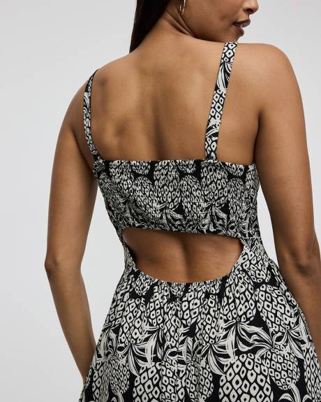 Robe midi sans manches à col dégagé avec dos ouvert