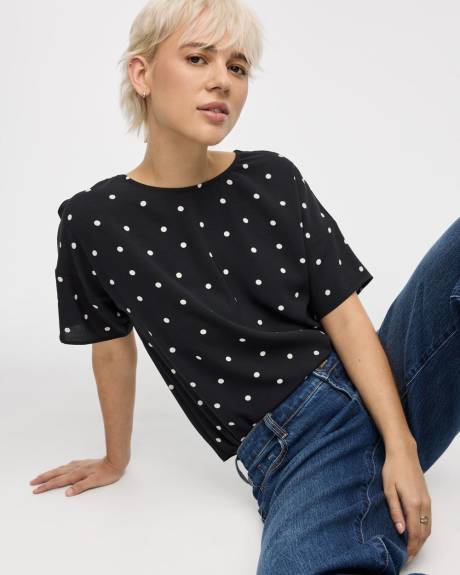 Short-Sleeve Crew-Neck T-Shirt Blouse