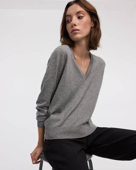 Pull à manches longues et col V - R Essentials