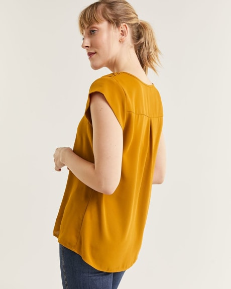 Short Sleeve V-Neck Blouse with Piping
