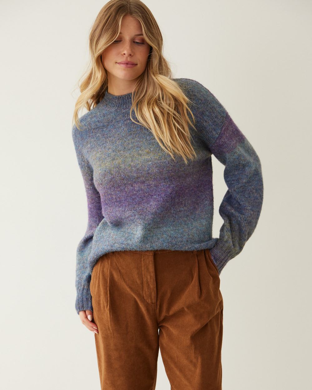 Long-Ballon-Sleeve Mock-Neck Sweater