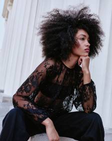 Blouse à manches longues en dentelle avec billes