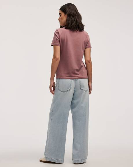 Scoop Neck Graphic T-Shirt - R Essentials