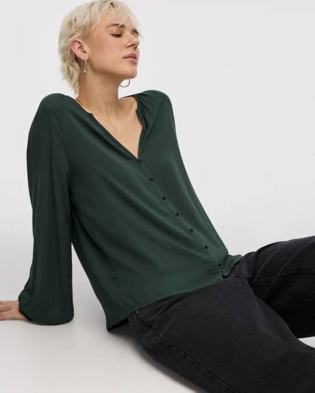 Blouse à manches 3/4 et col fendu