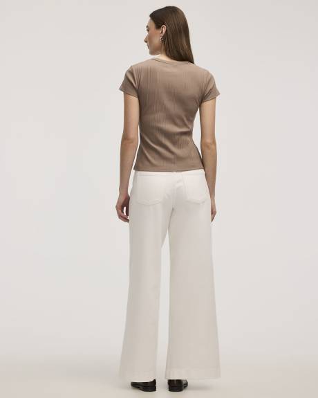 T-shirt ajusté et côtelé à col rond