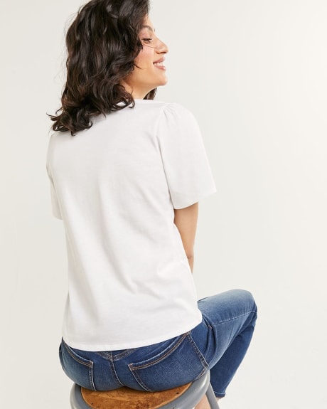 T-shirt à manches courtes et encolure ronde avec découpes et broderie