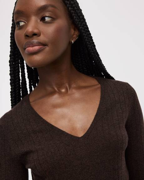 Pull à côtelé large à manches longues et col V