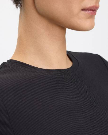 T-shirt côtelé et ajusté à col rond - R Essentials