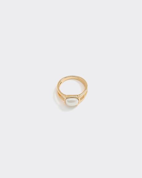 Ring with Pearl