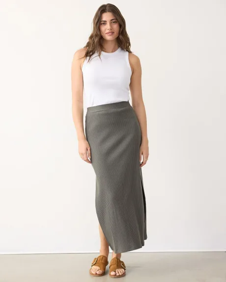 Pull-On Ribbed Maxi Skirt with Side Slit