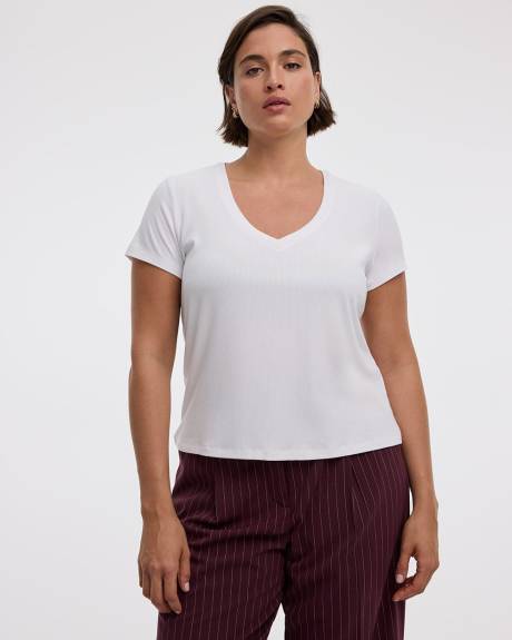 V-Neck Ribbed T-Shirt - R Essentials