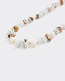 Short Necklace with Stones and Pearls