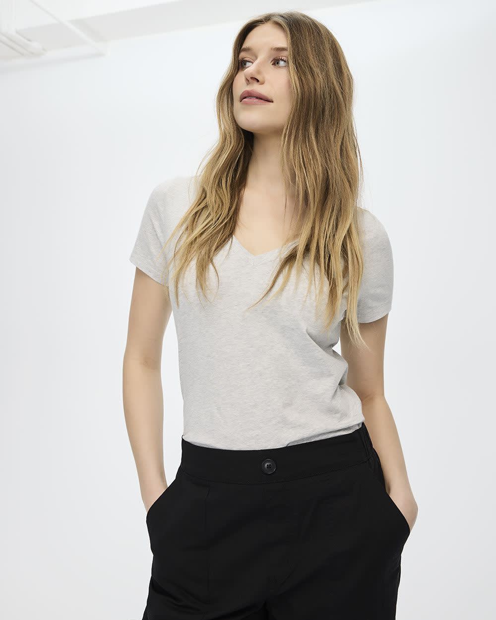 Fitted V-Neck T-Shirt - R Essentials