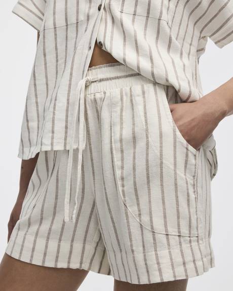 Short rayé en mélange de lin avec cordon de serrage