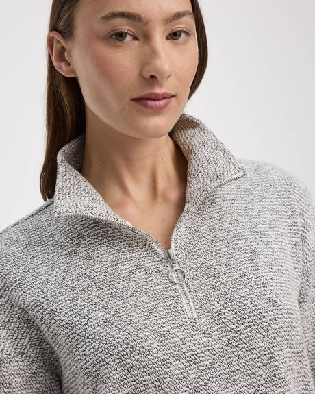 Robe courte à manches longues et col montant à demi-zip