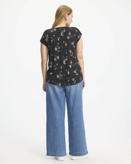 Extended-Sleeve V-Neck Tunic