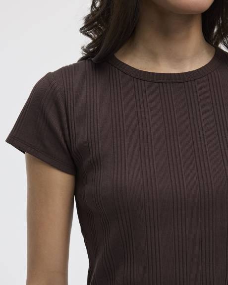 T-shirt ajusté et côtelé à col rond