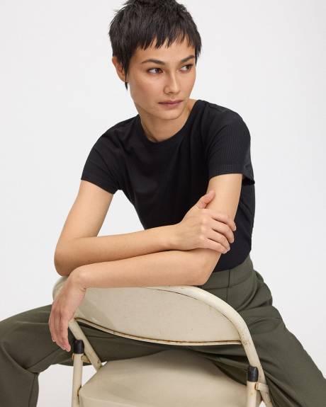 T-shirt côtelé et ajusté à col rond - R Essentials