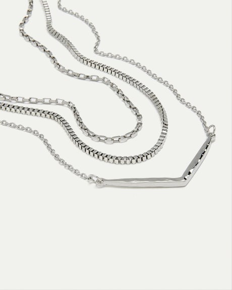 Three-Chain Short V Necklace