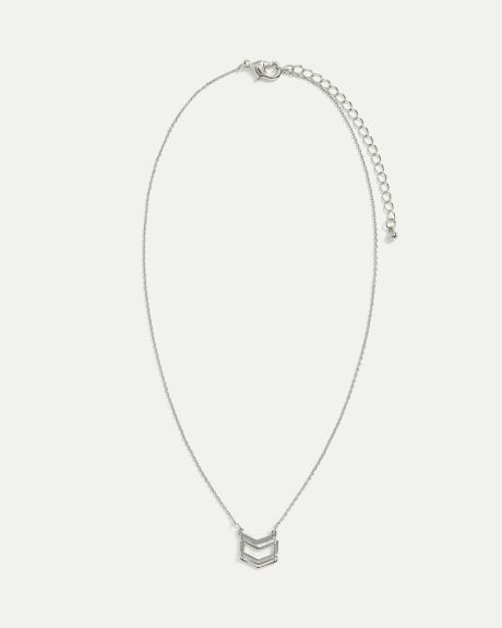Short Necklace with Herringbone Pendant
