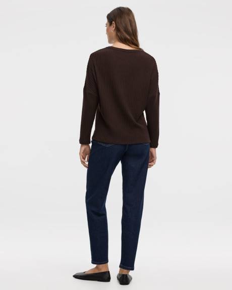 Long-Sleeve Crew-Neck Snit Top