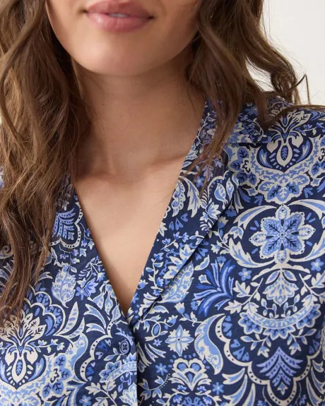 Extended-Sleeve Buttoned-Down Blouse with Shirt Collar