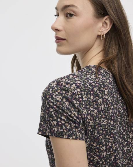 Short-Sleeve Crew-Neck Tee - R Essentials