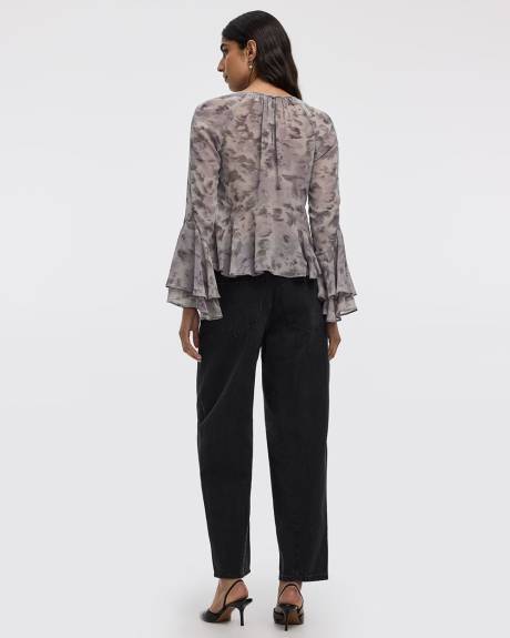 Blouse p&eacute;plum &agrave; manches longues et col rond