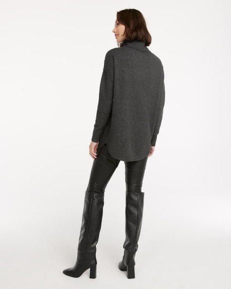 Loose Turtleneck Pullover with Cable Stitches