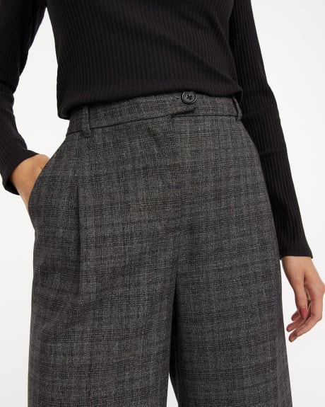 Wide-Leg Grey Pants with Plaid Pattern