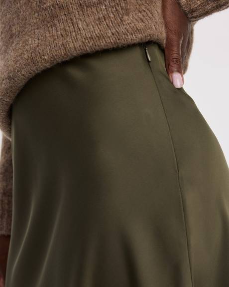 Jupe midi à silhouette en A en satin