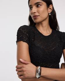 Haut en dentelle à manches courtes