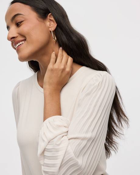 Haut bimatière à col bateau et manches longues plissées