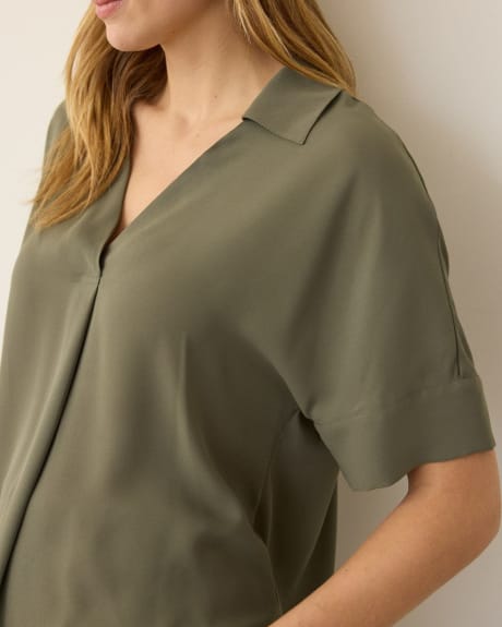 Loose Short-Sleeve Blouse with Johnny Collar