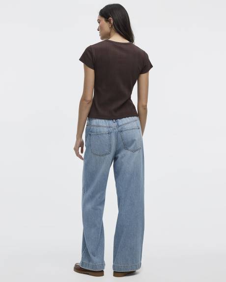 T-shirt ajusté et côtelé à col rond