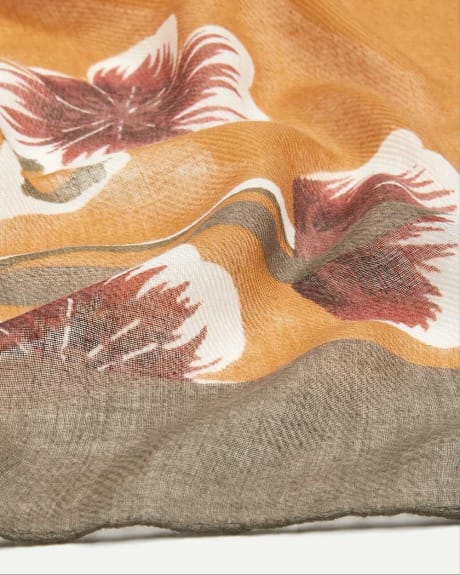 Foulard oblong à imprimé floral et bords contrastants