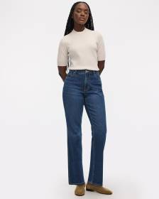 Straight-Leg Mid-Rise Jean - The Classic - Curvy Fit