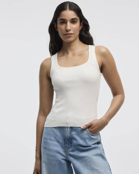 Camisole c&ocirc;tel&eacute;e &agrave; col carr&eacute;