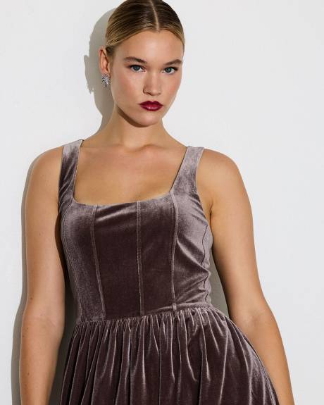 Mini-robe ballon sans manches avec col carré