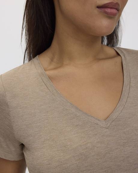 T-shirt à col V - R Essentials