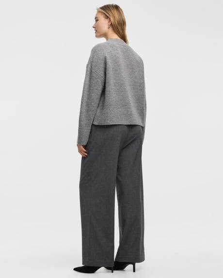 Long-Sleeve Mock-Neck Loose Pullover