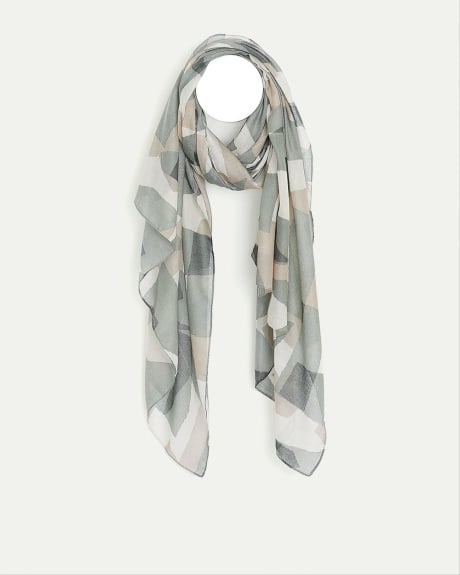 Scarf with Geometric Pattern