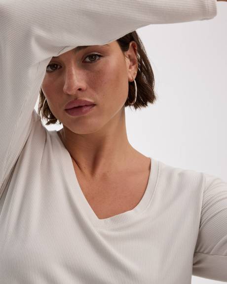 T-shirt côtelé à manches longues et col V - R Essentials